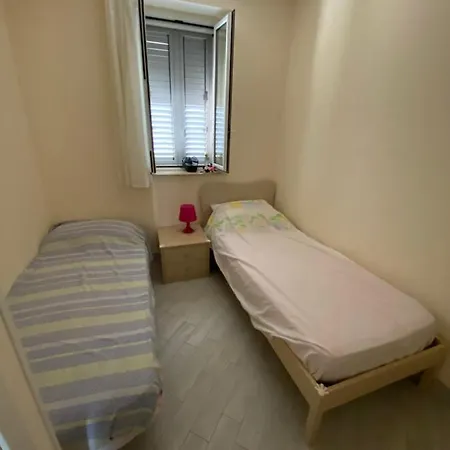 La Casa Di Francy - Bifamiliare A 100 Mt Dal Mare